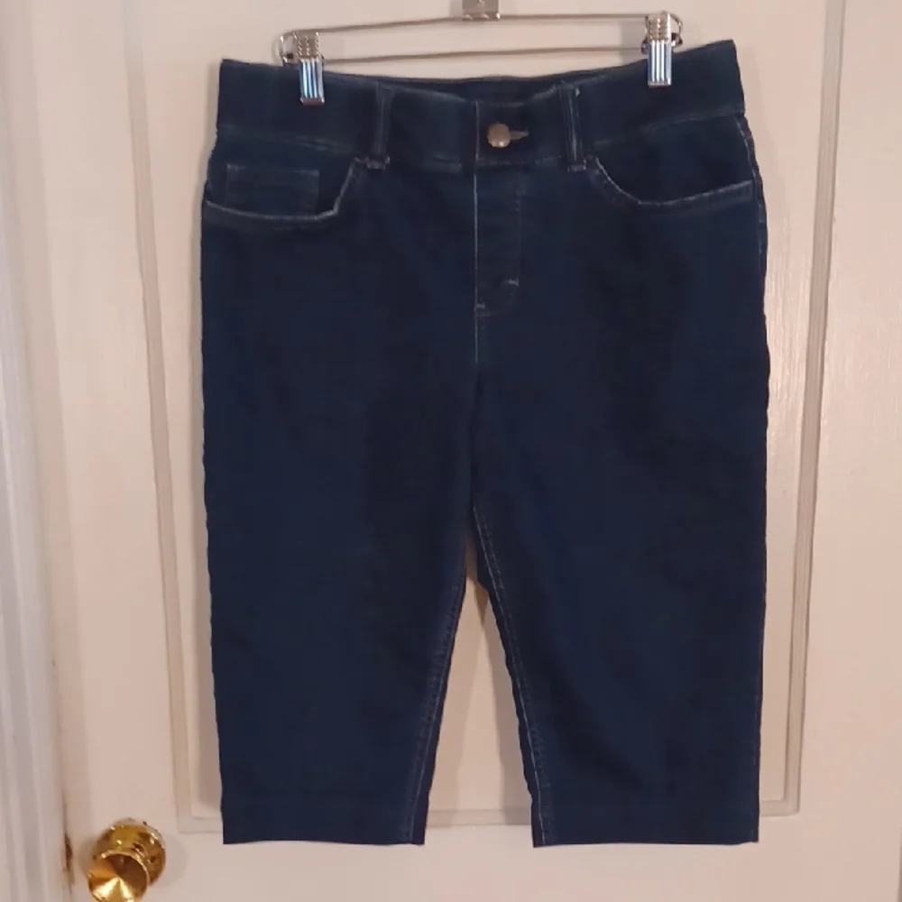 Lee Riders Blue Denim Capri Womens Size 8